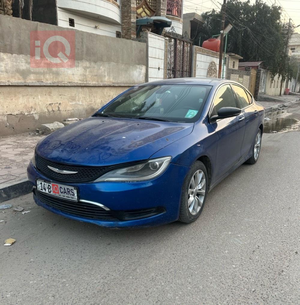 Chrysler 200